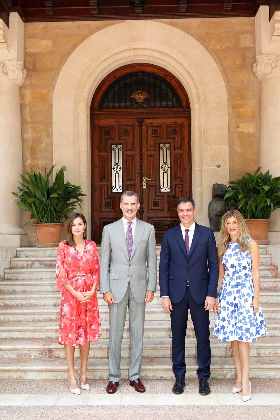Reina Letizia, rey Felipe, Pedro Sanchez y Begoña Gómez