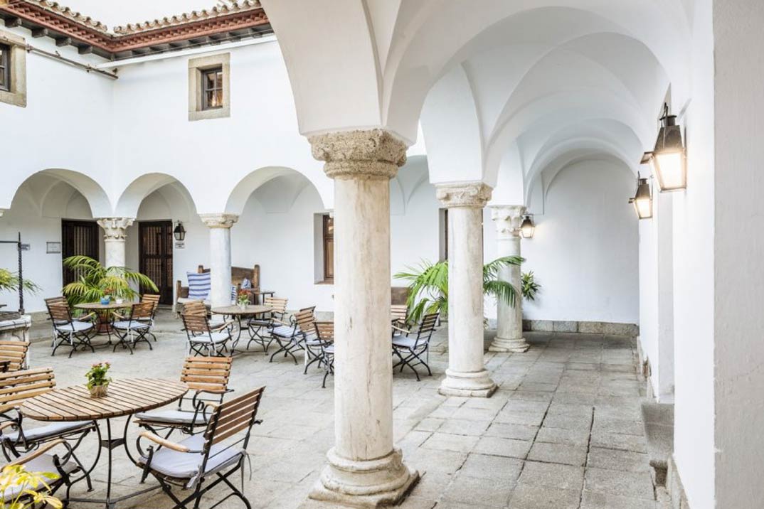 parador_de_merida-patio_fuente