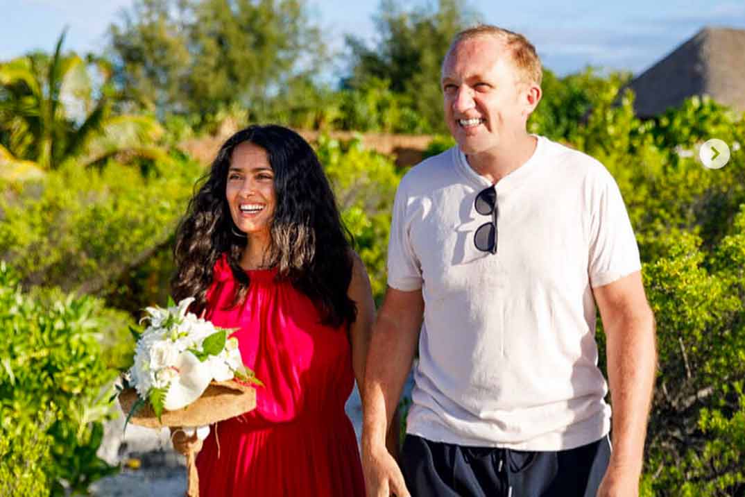 Las románticas imágenes de la boda sorpresa de Salma Hayek