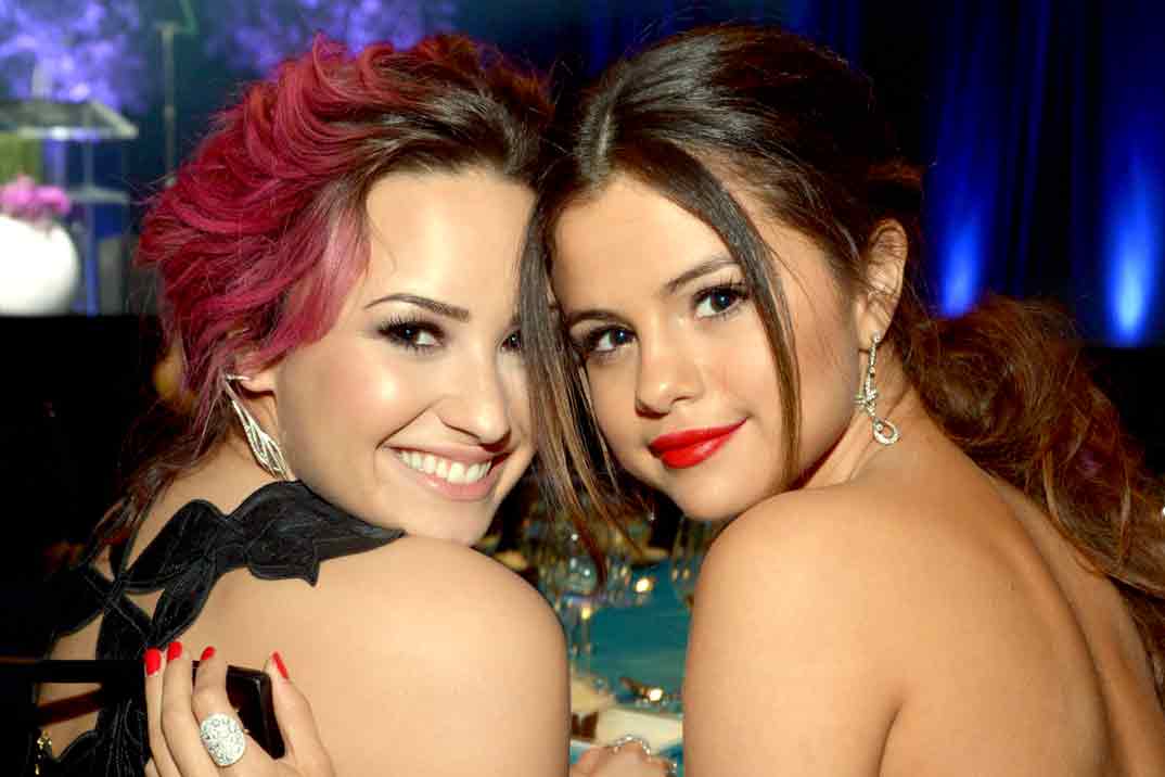 Selena Gomez habla por primera vez de su amiga Demi Lovato