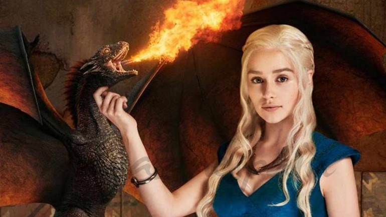 ¿Qué tatuaje se ha hecho Emilia Clarke que siempre le recordará «Juego de Tronos»?