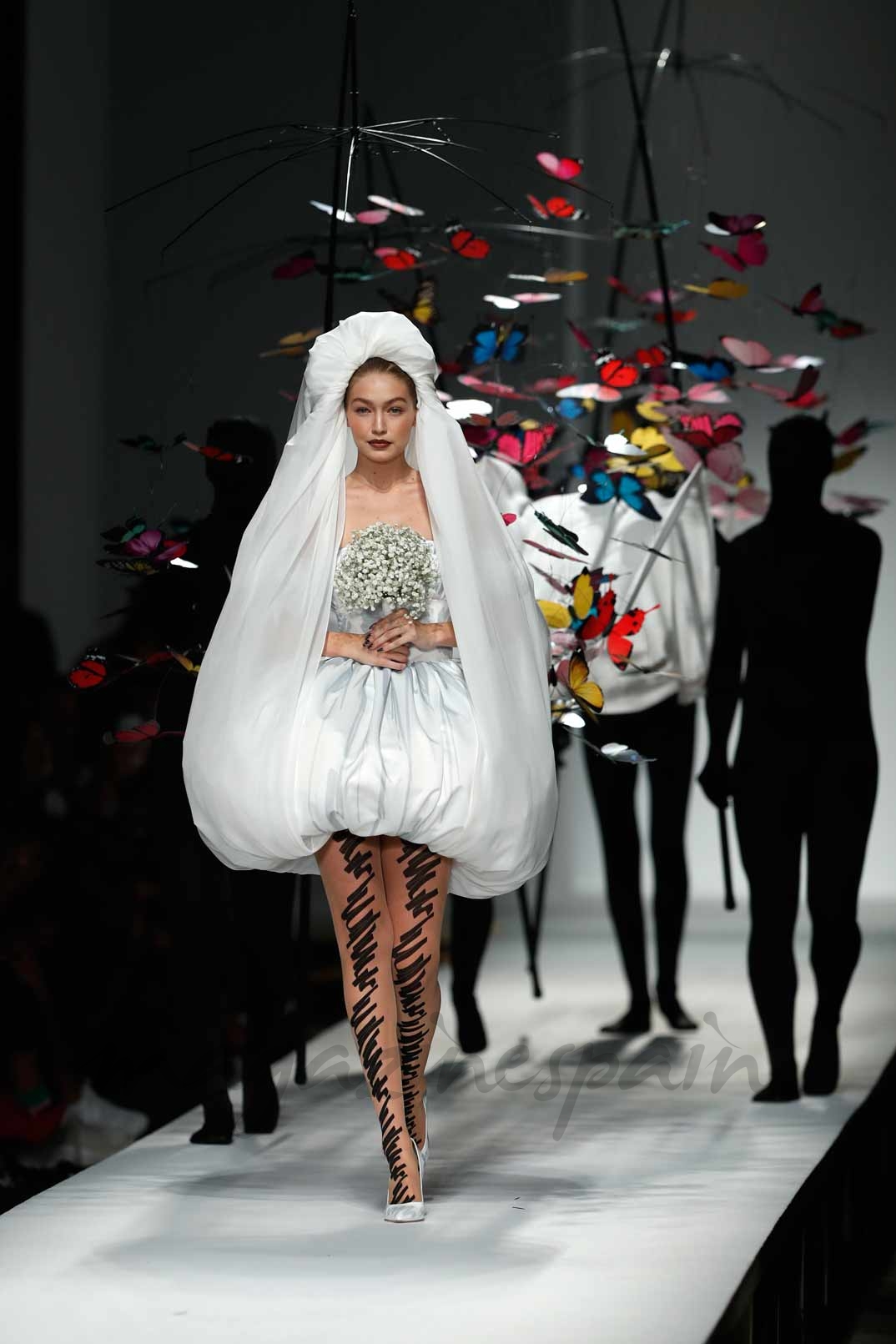 Gigi Hadid - Moschino Primavera-Verano 2019- Semana de la Moda de Milán