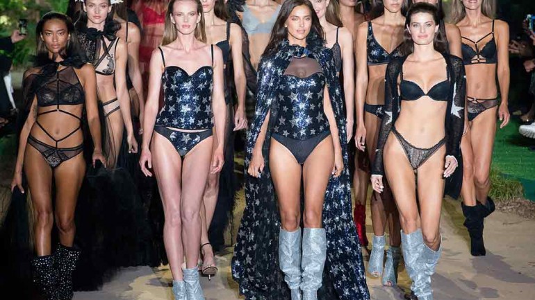 Irina Shayk, espectacular desfila para Insimissimi