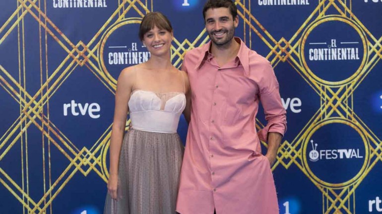 Michelle Jenner y Álex García estrenan ‘El Continental’ en la apertura del FesTVal de Vitoria