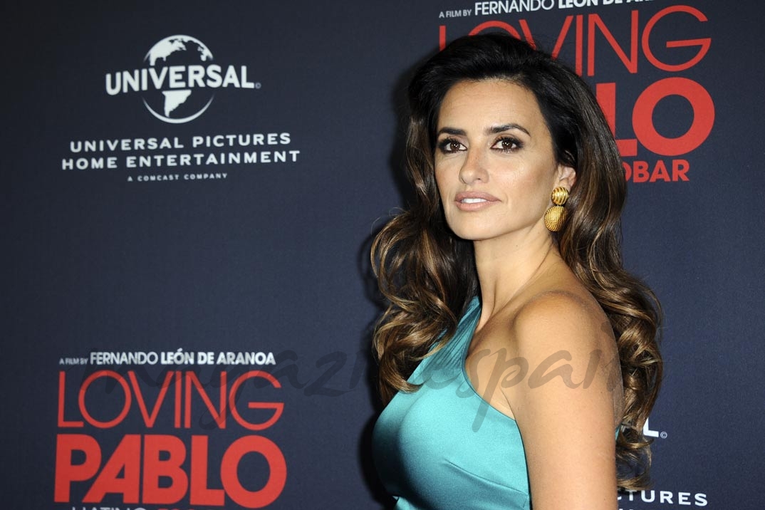 Penélope Cruz tiene el vestido de invitada perfecta para este otoño