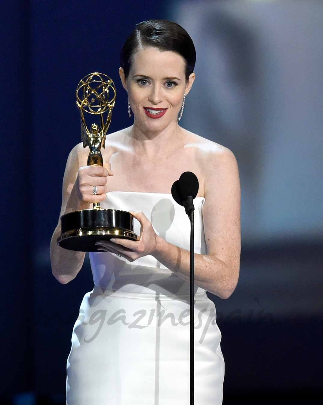 Actriz, serie de drama: Claire Foy, “The Crown”