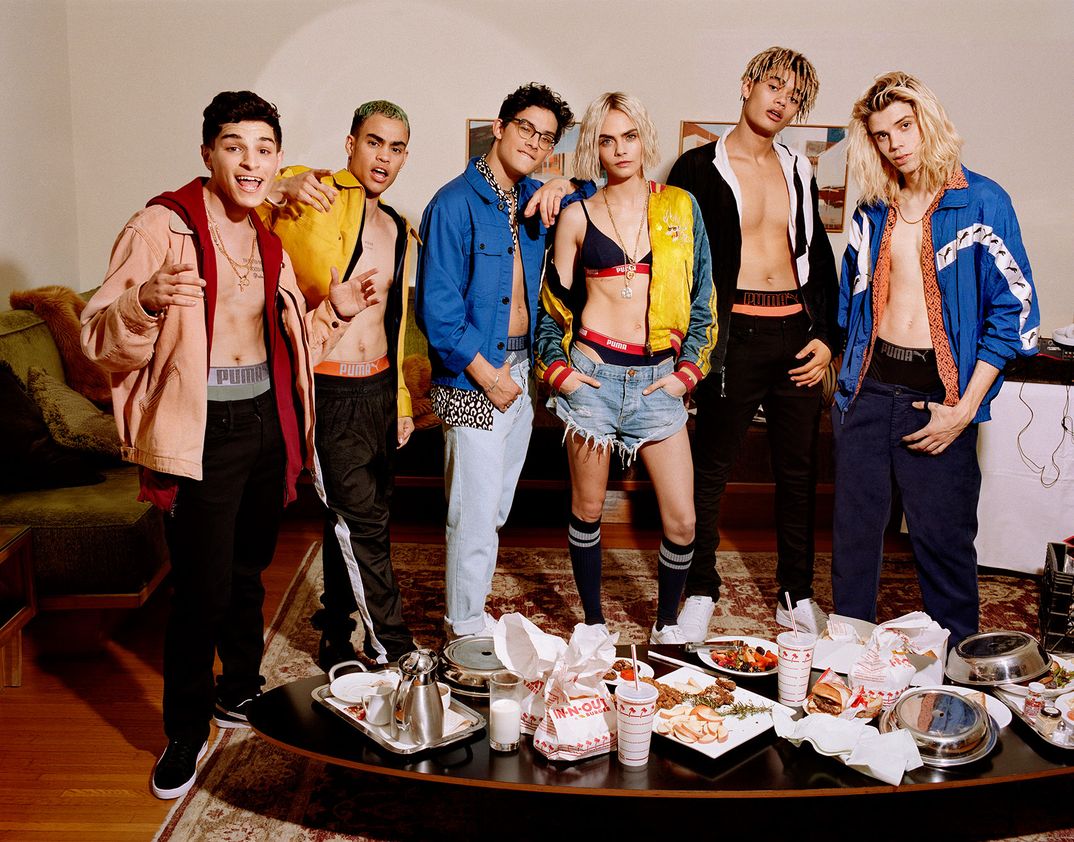 Cara Delevingne y la bodyband PRETTYMUCH - Puma