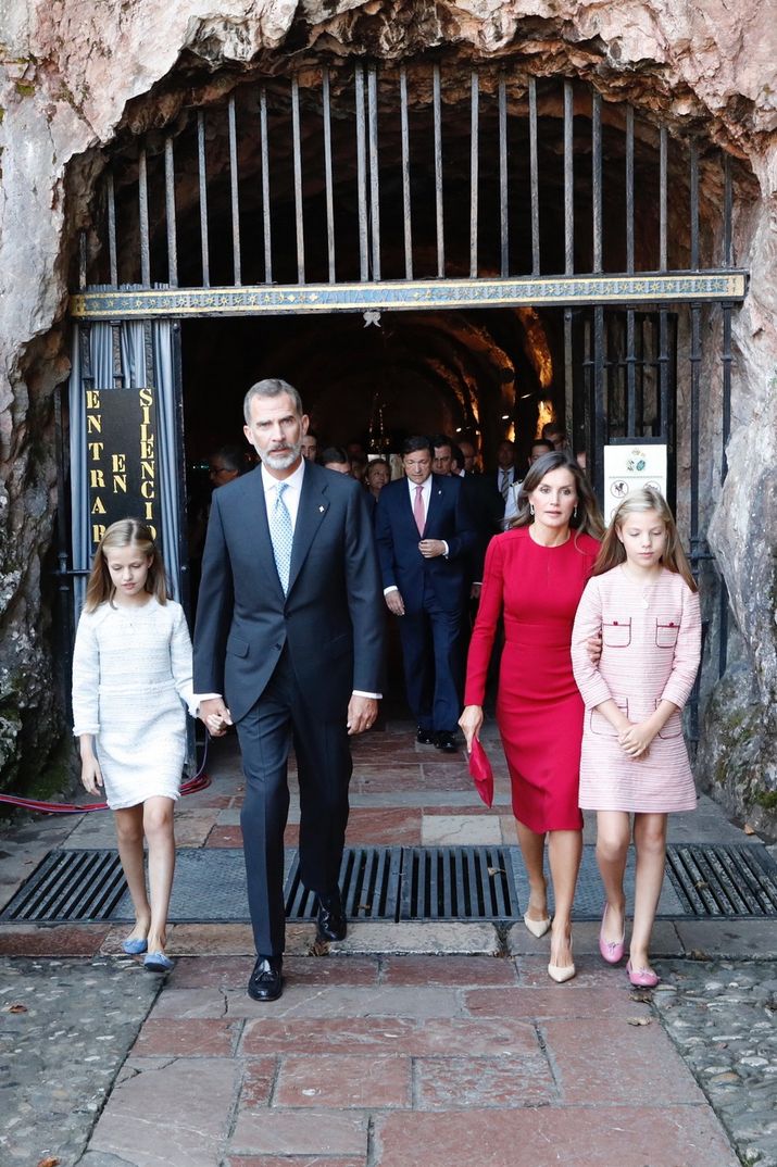 Reyes Felipe y Letizia con la princesa Leonor y la infanta Sofía © Casa S.M. El Rey