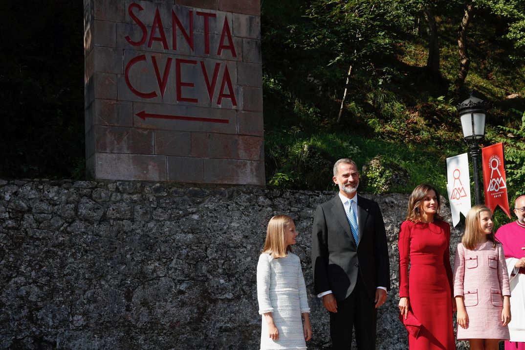 Reyes Felipe y Letizia con la princesa Leonor y la infanta Sofía © Casa S.M. El Rey