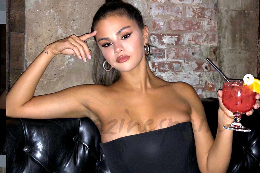 Selena Gomez y su sugerente escote baten su propio récord en Instagram