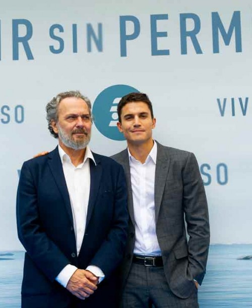 José Coronado y Álex González presentan «Vivir sin permiso» en San Sebastián