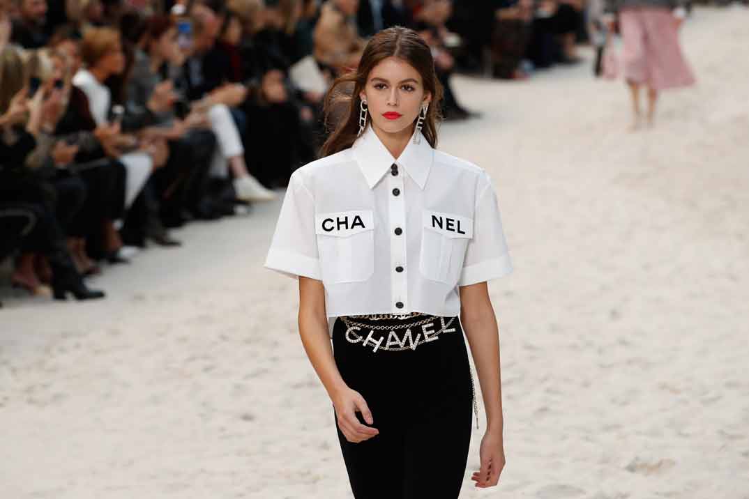 Kaia Gerber - Paris Fashion Week: Chanel Primavera-Verano 2019