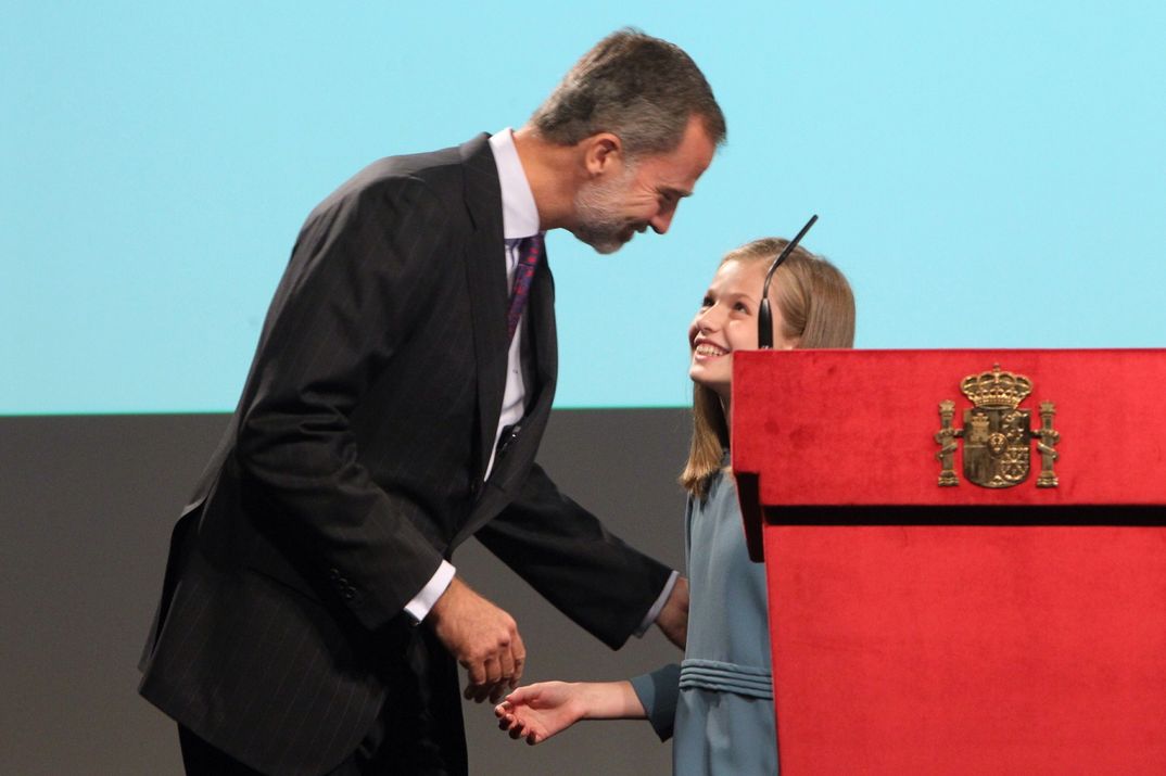 La Princesa de Asturias junto al Rey durante la lectura al artículo 1 del Título Preliminar de la Carta Magna © Casa S.M. El Rey