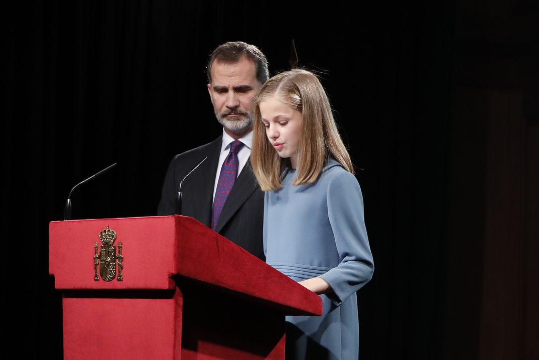 La Princesa de Asturias junto al Rey durante la lectura al artículo 1 del Título Preliminar de la Carta Magna © Casa S.M. El Rey