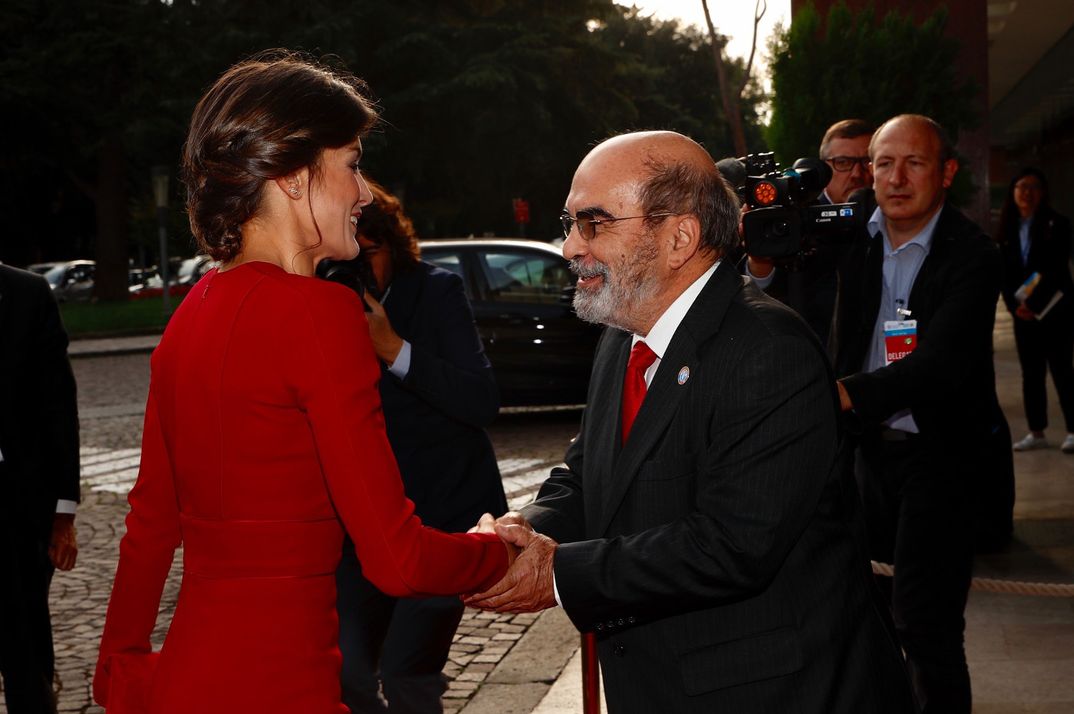 La Reina recibe el saludo del director generral de la FAO, José Graziano Da Silva © Casa Real S.M. El Rey