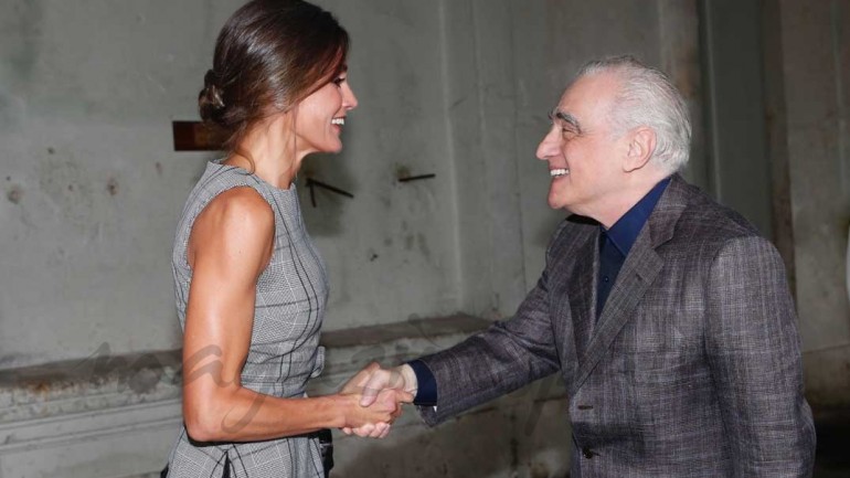 La reina Letizia y el top de Zara de 24,95 euros