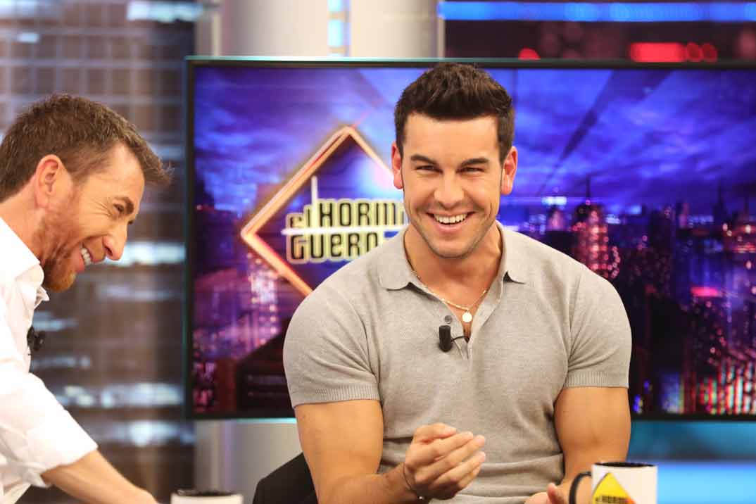 Mario Casas revoluciona «El Hormiguero» con sus músculos