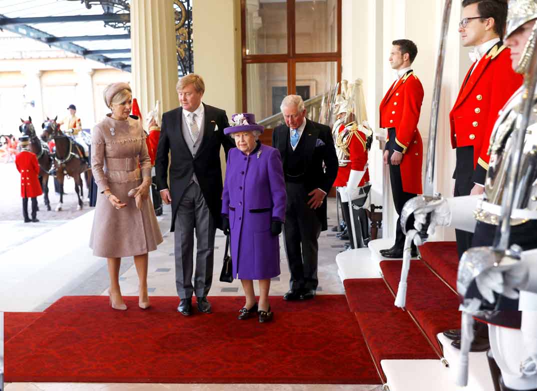 Reina Máxima, Rey Guillermo, Reina Isabell II y Príncipe Carlos de Inglaterra