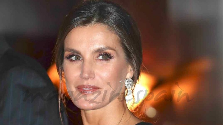 La reina Letizia brilla con las joyas elegidas para asistir al Concierto Premios Princesa de Asturias