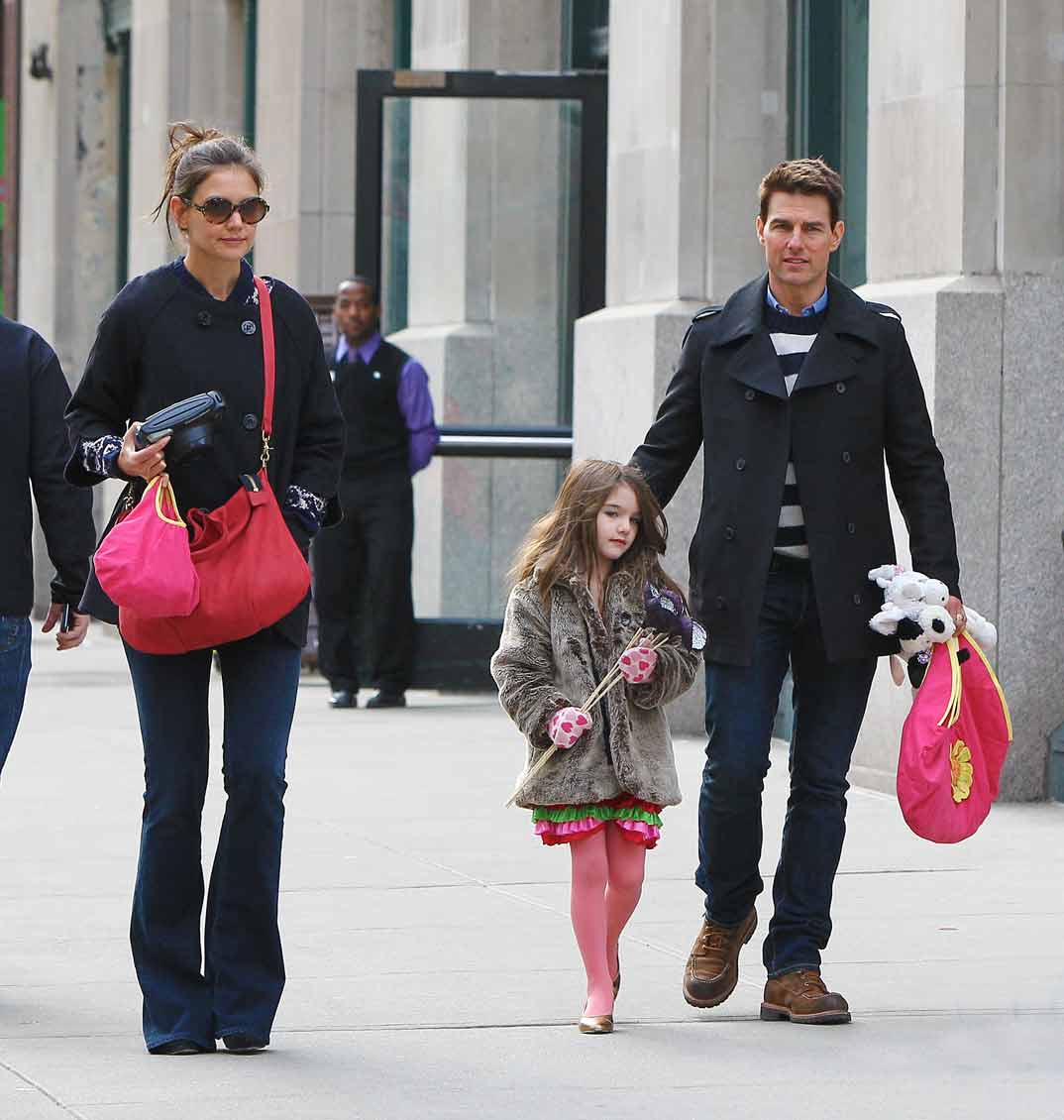 Tom Cruise y Katie Holmes con su hija Suri (2012)