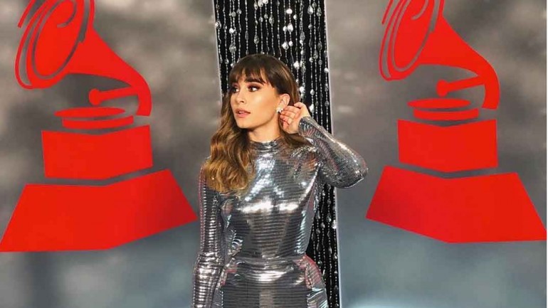 Aitana copia el look de Taylor Swift en los Grammy Latinos 2018