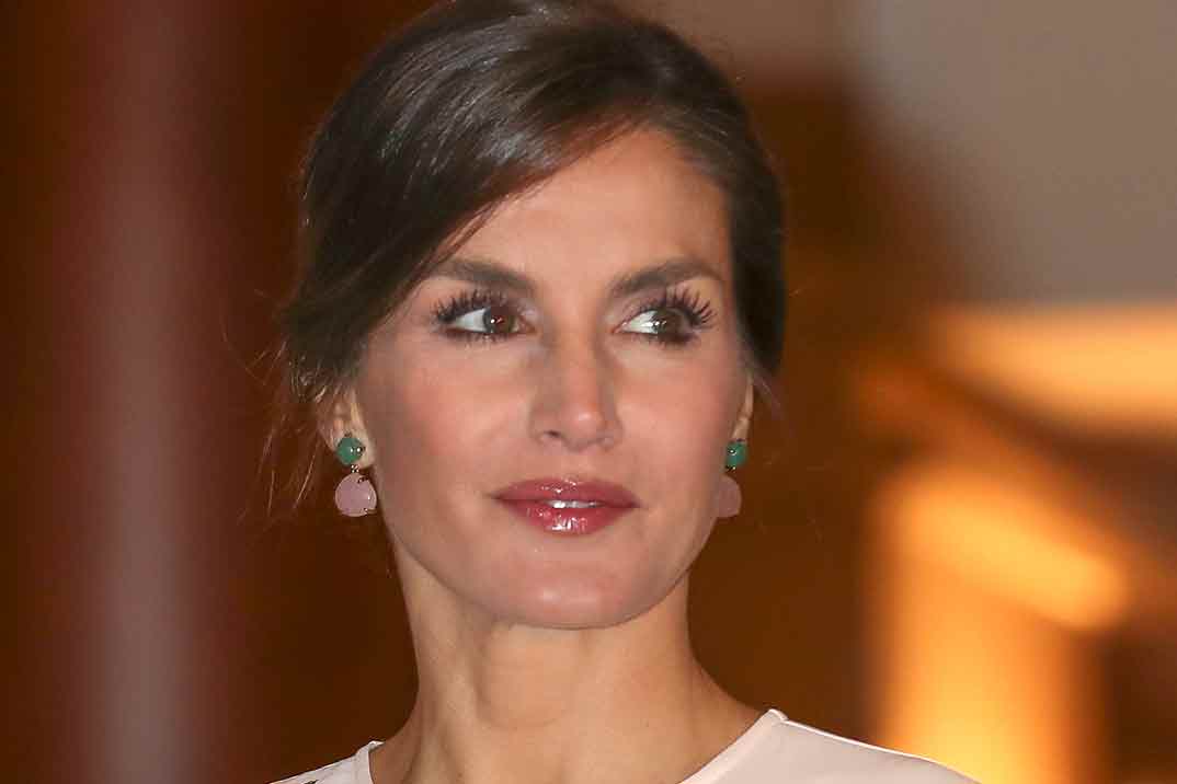 La reina Letizia estrena un look de inspiración asiática