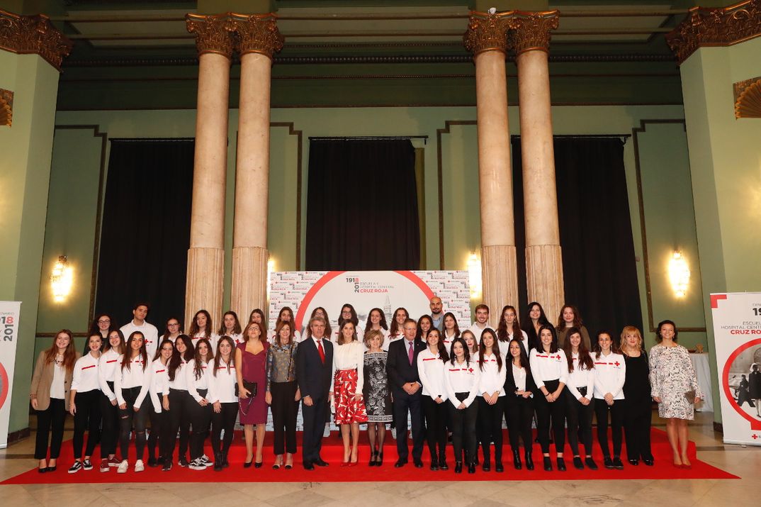 Reina Letizia - Escuela de Enfermería y Hospital Central de la Cruz Roja San Jose y Santa Adela © Casa S.M. El Rey