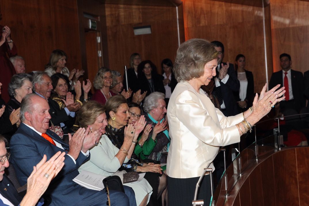 Reina Doña Sofía aplaude tras el concierto ofrecido en su honor © Casa S.M. El Rey