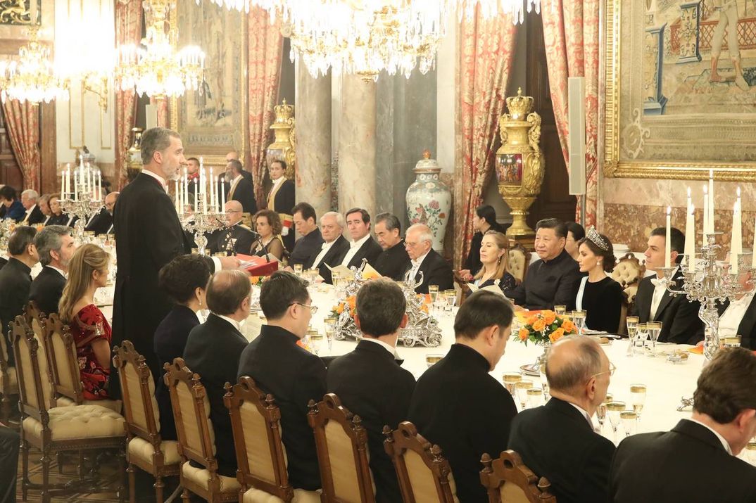 Reyes Felipe y Letizia con el Presidente de la República Popular China, Xi Jinping y su esposa Peng Liyuan © Casa S.M. El Rey