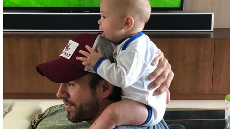 El vídeo más divertido de Enrique Iglesias y Anna Kournikova bailando con sus hijos