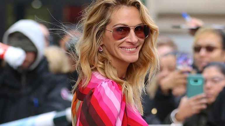 Julia Roberts le pone color al frío otoño