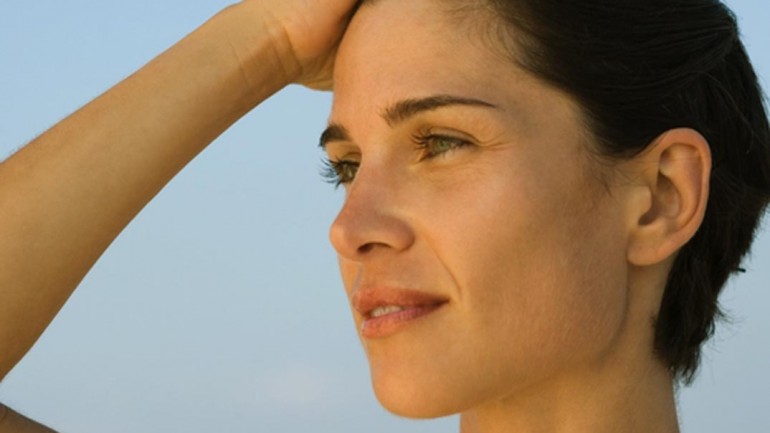 Cómo eliminar las patas de gallo utilizando medicina estética