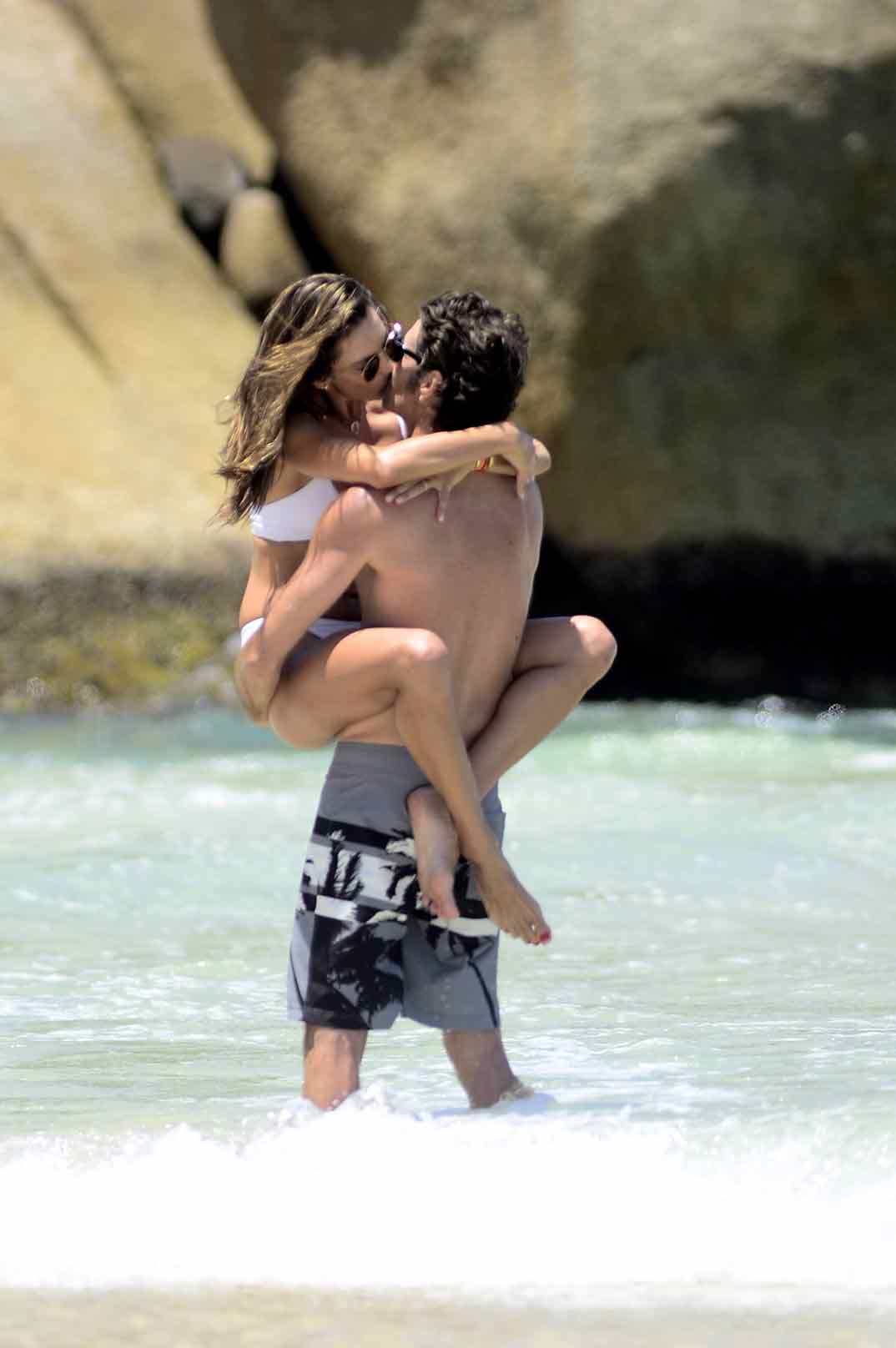 Alessandra Ambrosio con su novio Nicolo Oddi