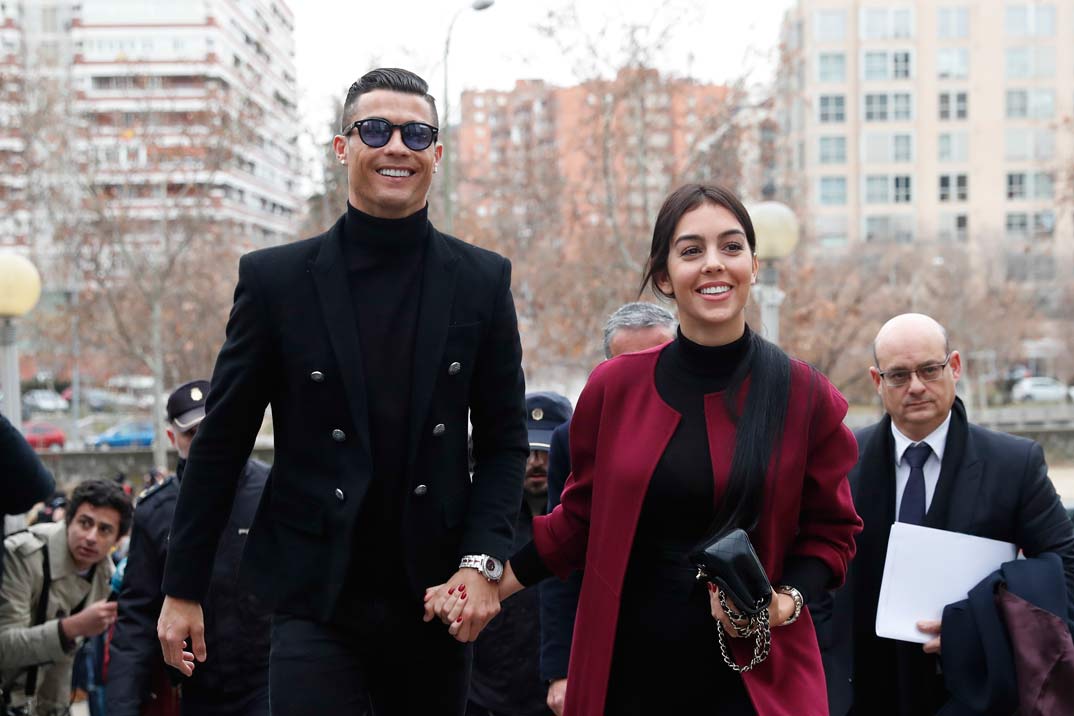 Cristiano Ronaldo llega a los juzgados junto a Georgina