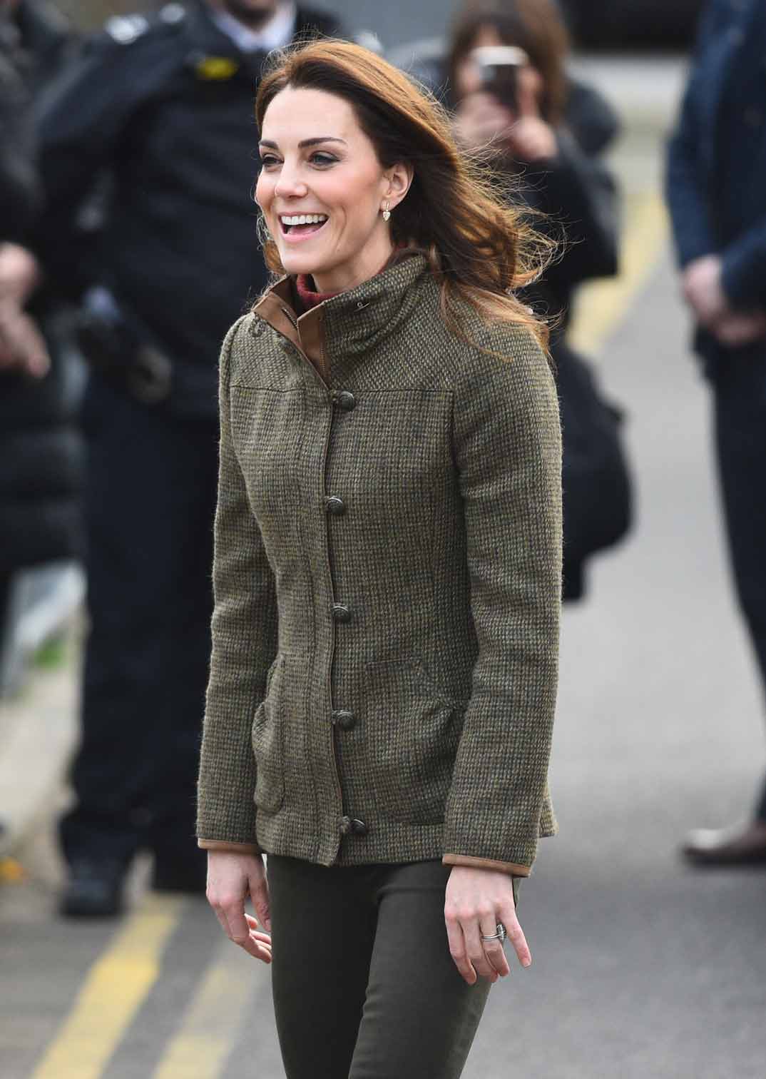 Kate Middleton apuesta por el khaki