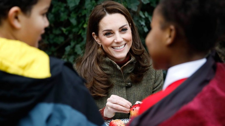 Kate Middleton apuesta por el khaki para su último look