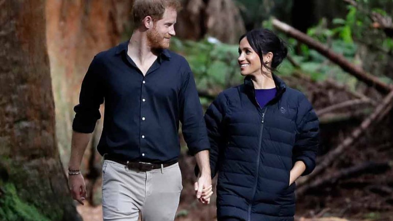 El príncipe Harry y Meghan Markle, grabados por primera vez repartiendo comida en Los Ángeles