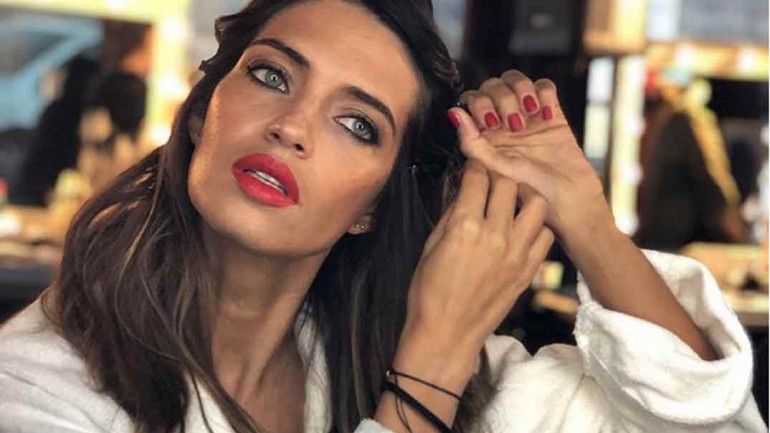 Copia el look parisino de Sara Carbonero