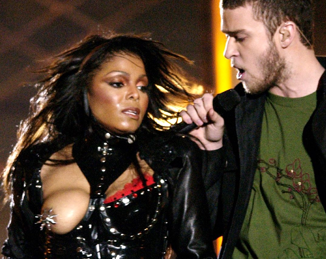 Justin Timberlake y Janet Jackson - Super Bowl - 2004