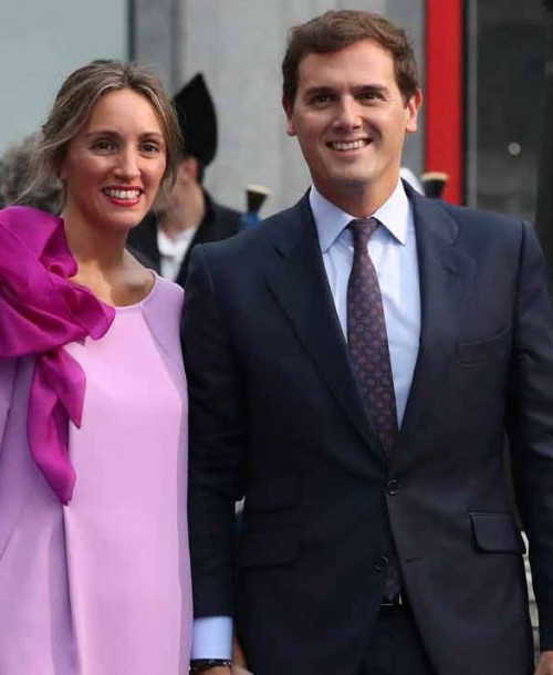 La novia de Albert Rivera le «pilló» con Malú