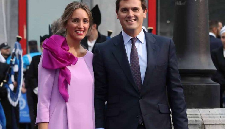 La novia de Albert Rivera le «pilló» con Malú