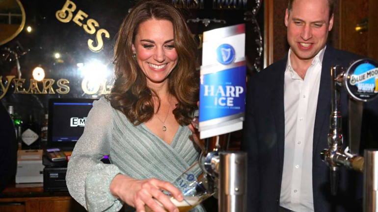 Kate Middleton, camarera por sorpresa