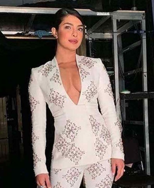 Priyanka Chopra se deja seducir por la moda española