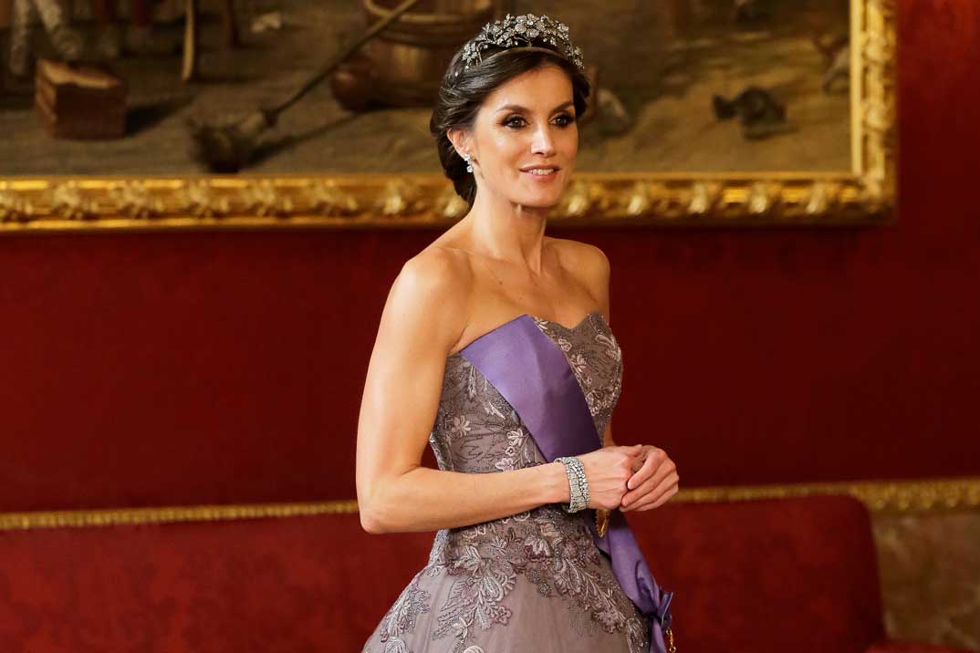 La reina Letizia se viste de princesa