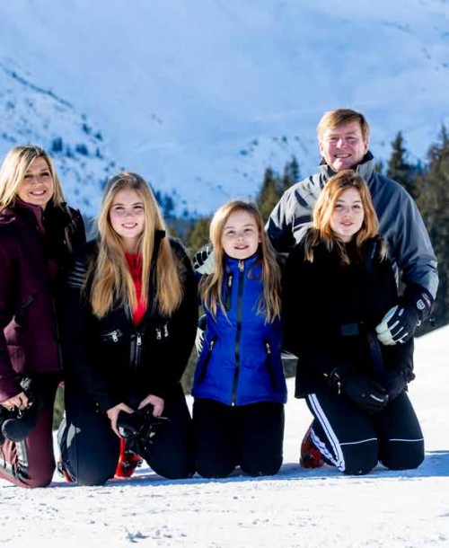 El divertido posado en la nieve de la reina Máxima y su familia