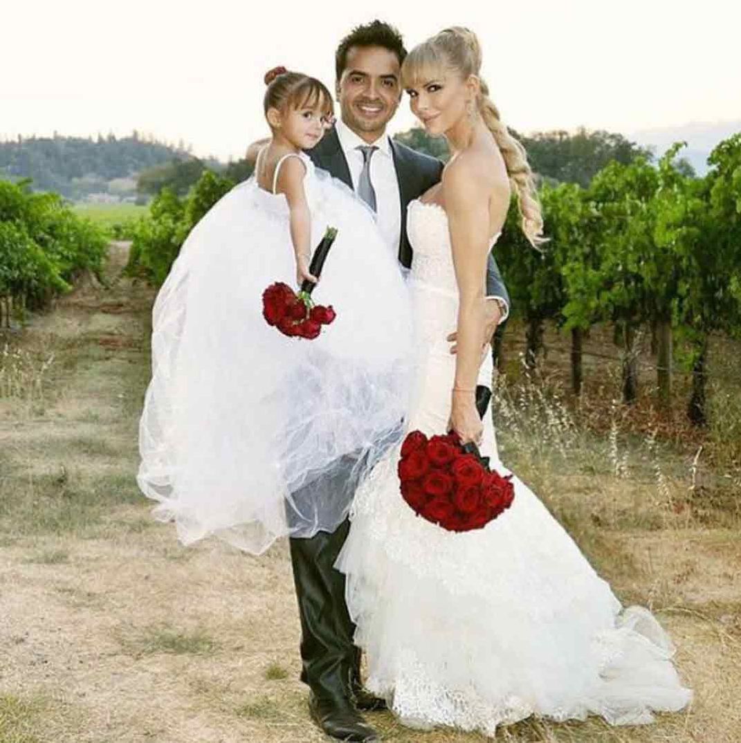 Luis Fonsi con su hija- Boda con Águeda López - 2014