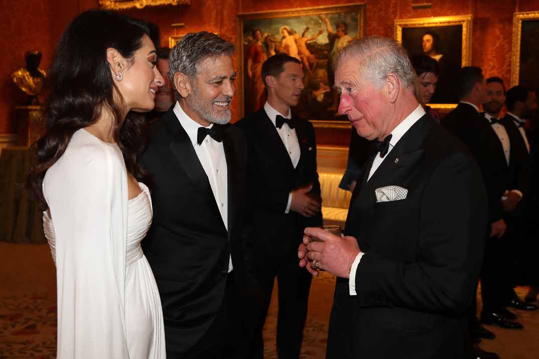 George y Amal Clooney con el príncipe Carlos de Inglaterra