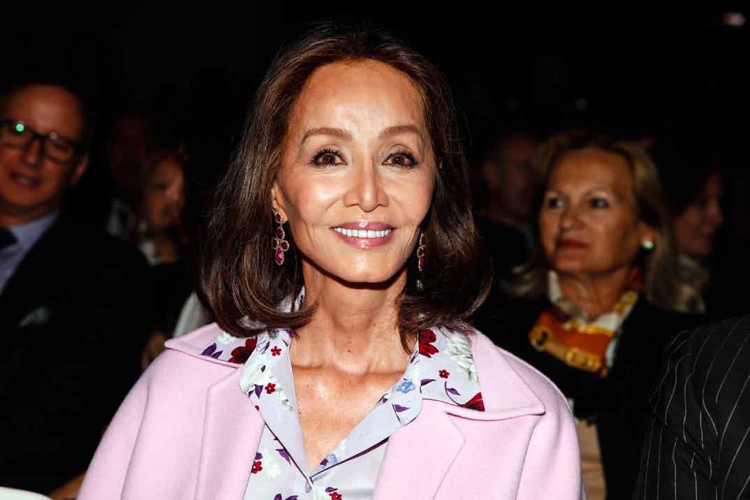 Isabel Preysler acalla los rumores de su calvicie