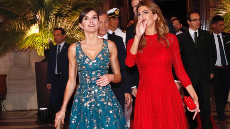 Duelo de elegancia en Argentina: Reina Letizia vs Juliana Awada