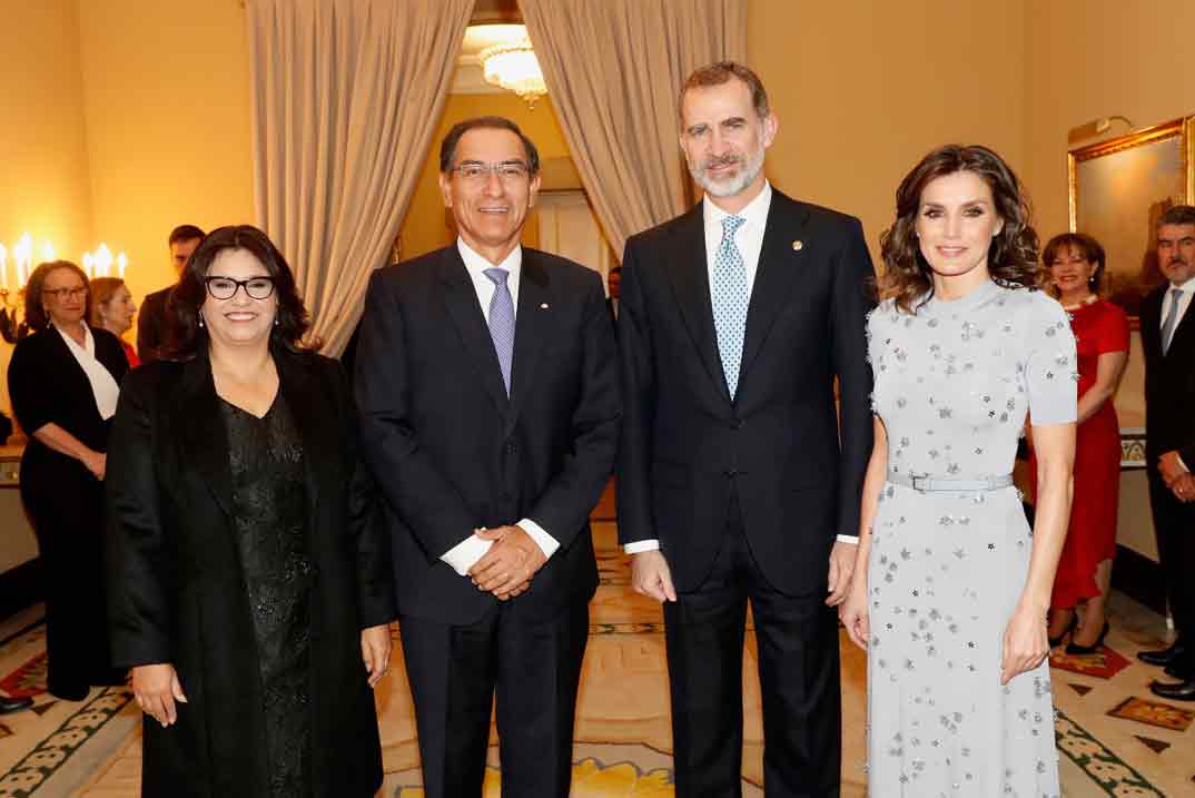 Los Reyes Felipe y Letizia junto al Presidente de la República de Perú, Martin Alberto Vizcarra Cornejo y la Primera Dama, Maribel Díaz Cabell © Casa S.M. El Rey